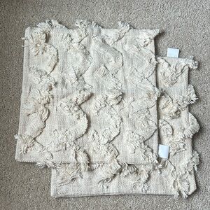 NWOT** - Pillow case cover set